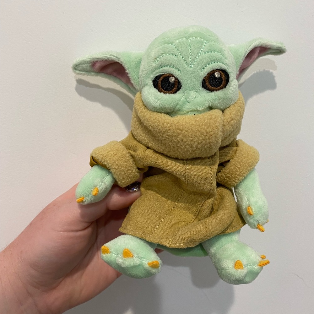 The Child shoulder pet